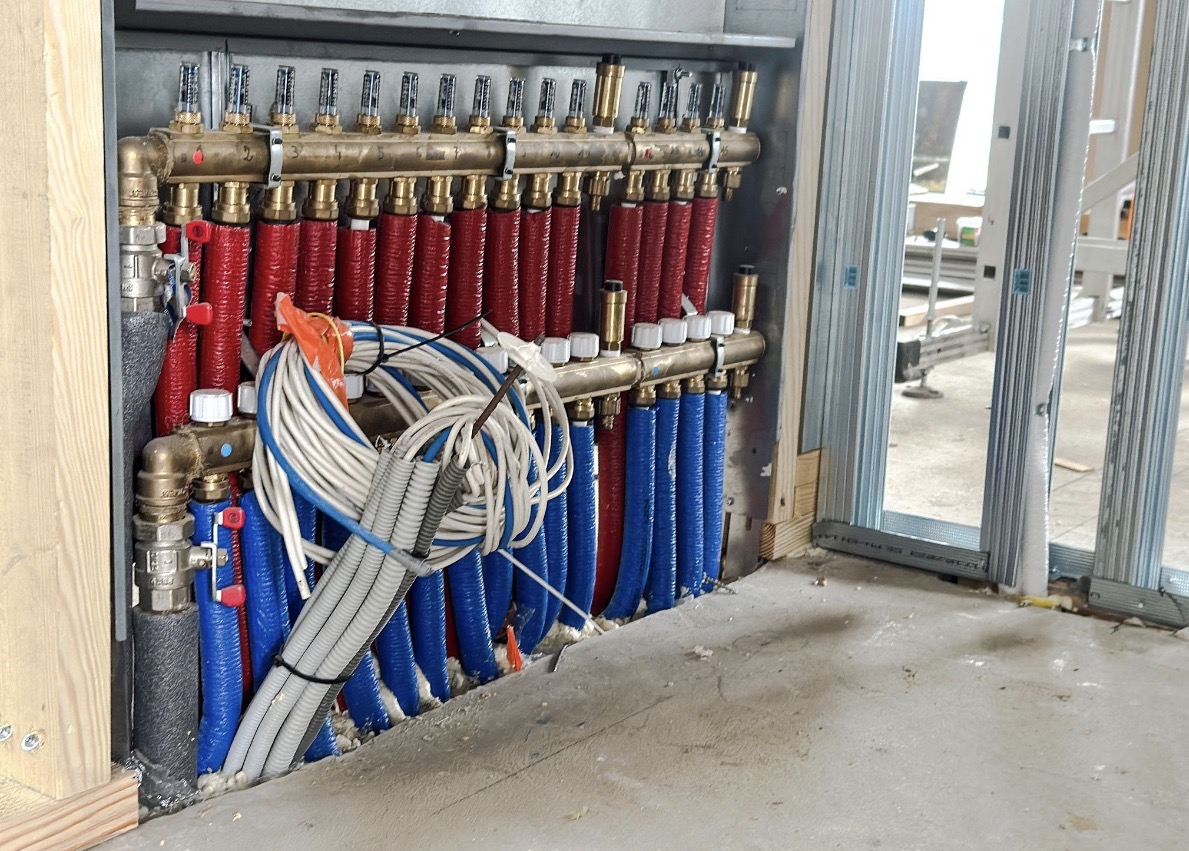 Sistema de chão radiante em obra